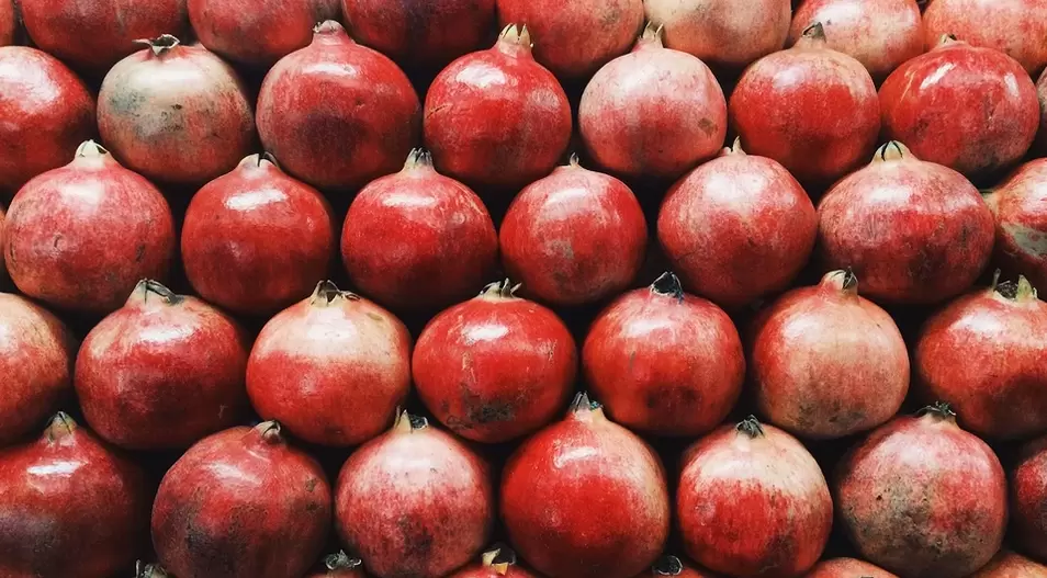 pomegranates for activity